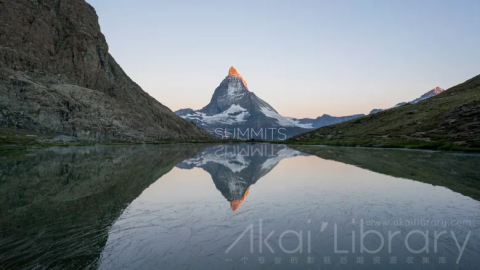 视频素材 4K湖泊高山星空自然风光延时宣传片 Summits.mp4