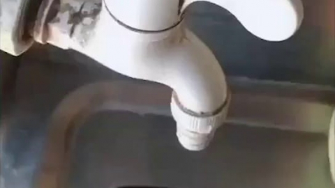 视频素材 你家有同款水龙头吗_名场面魔性视频素材