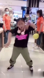 视频素材 她又来了！！！_名场面魔性视频素材